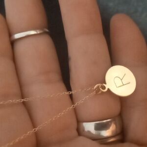 14k Gf Initial 'R' Pendant Necklace 18 in long . Lobster clasp